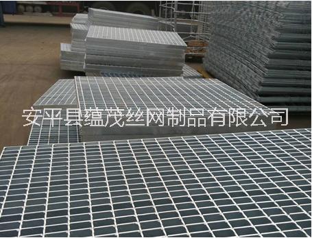 平臺鋼格板 平臺踏步鋼格柵 熱鍍鋅平臺踏步板 蘊茂絲網(wǎng)