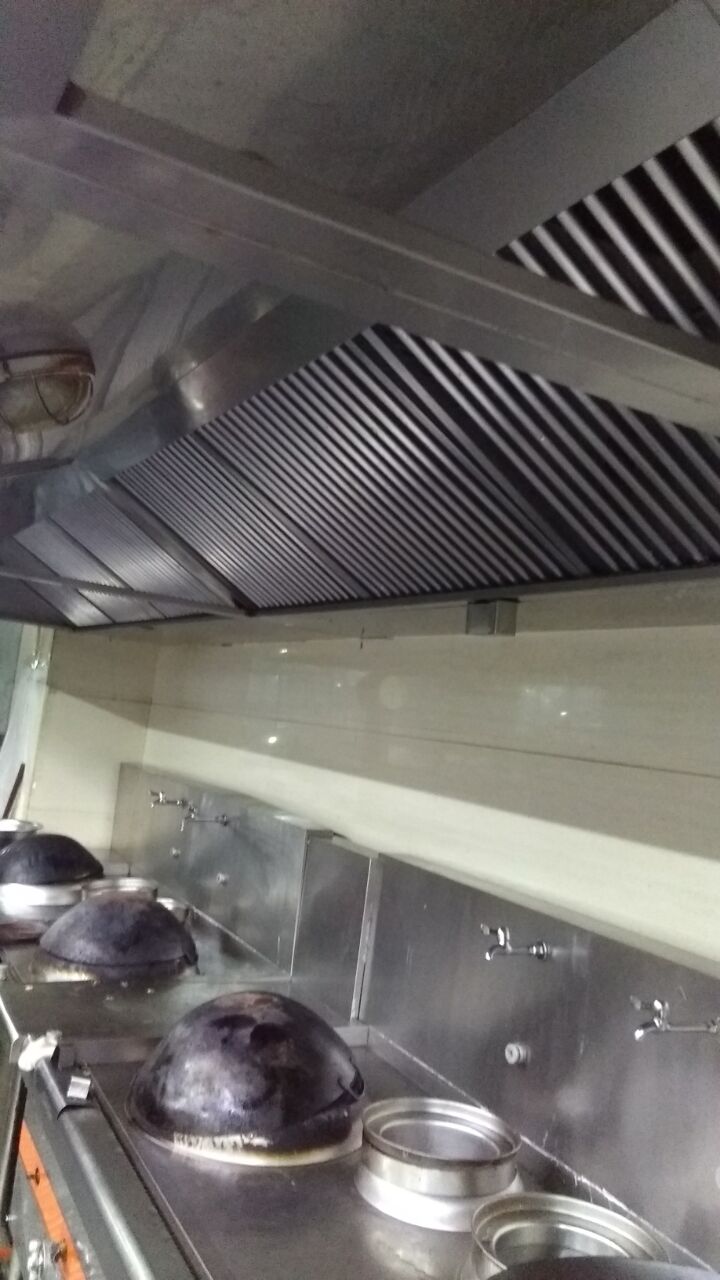 油煙機(jī)管道清洗、清洗后廚油煙凈化器、清洗大型風(fēng)機(jī)