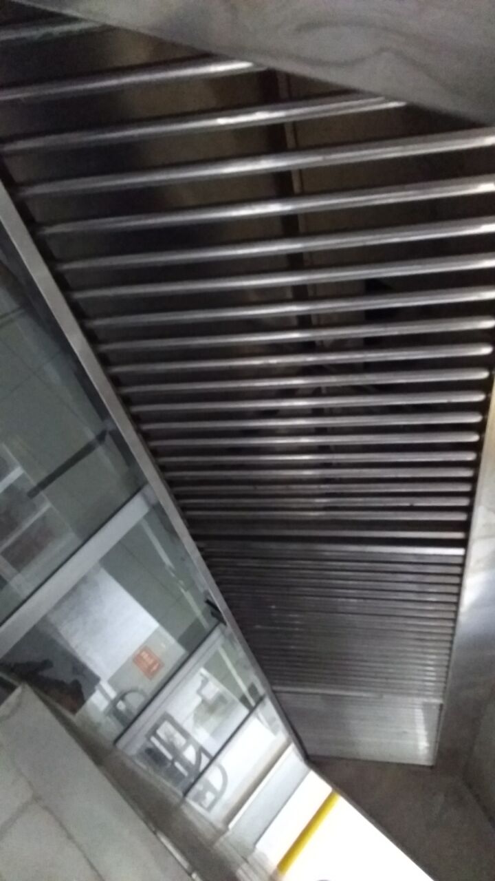 鶴壁油煙機(jī)清洗、油煙凈化器清洗、清洗飯店油煙機(jī)管道