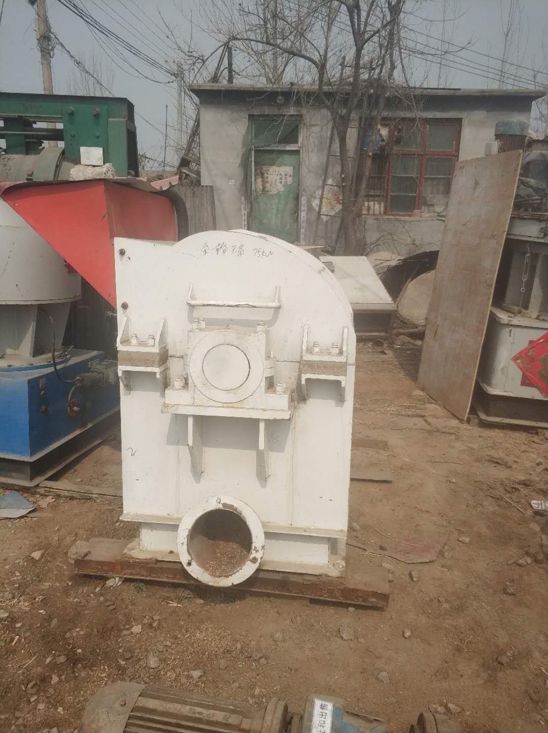 金格瑞216粉碎機(jī)75kw   二手生物質(zhì)顆粒機(jī)   粉碎機(jī)   削片機(jī)   破碎機(jī)   烘干滾筒