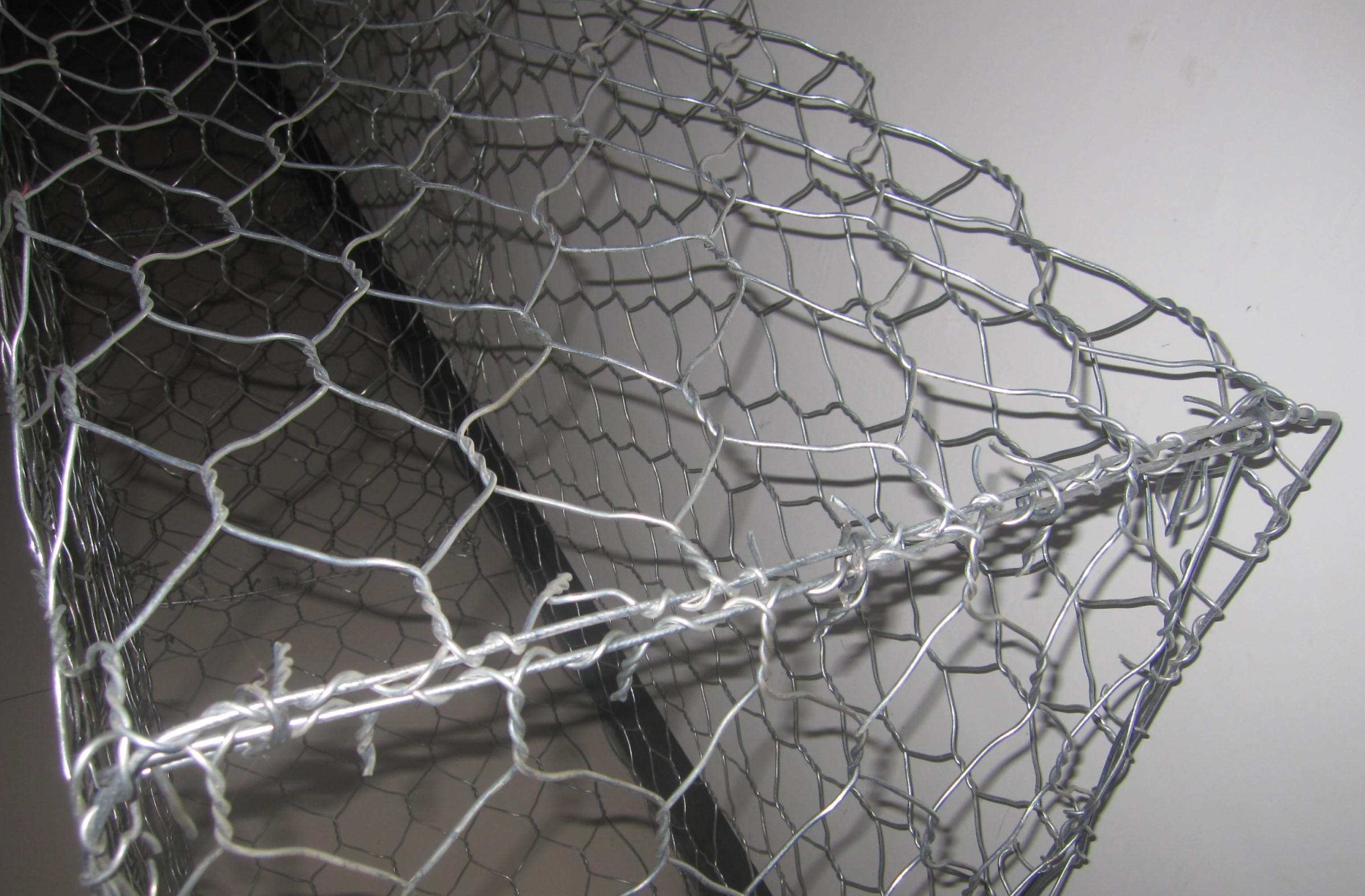 河道治理、防汛水利石籠網(wǎng)，格賓網(wǎng)，雷諾護(hù)墊