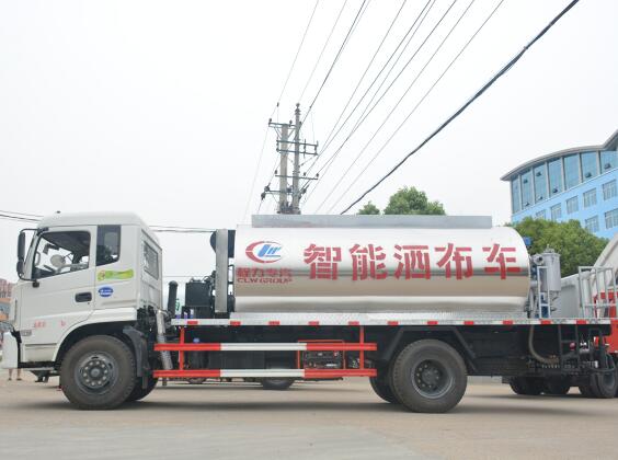 東風(fēng)特商10-12方國(guó)五瀝青灑布車生產(chǎn)廠家，*，全國(guó)聯(lián)保   東風(fēng)瀝青10-12灑布車