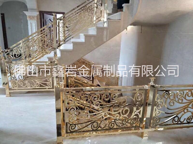 別墅鑄鋁樓梯效果圖_福州市鋁樓梯護(hù)欄經(jīng)銷商_ 梅州鋁樓梯扶手廠