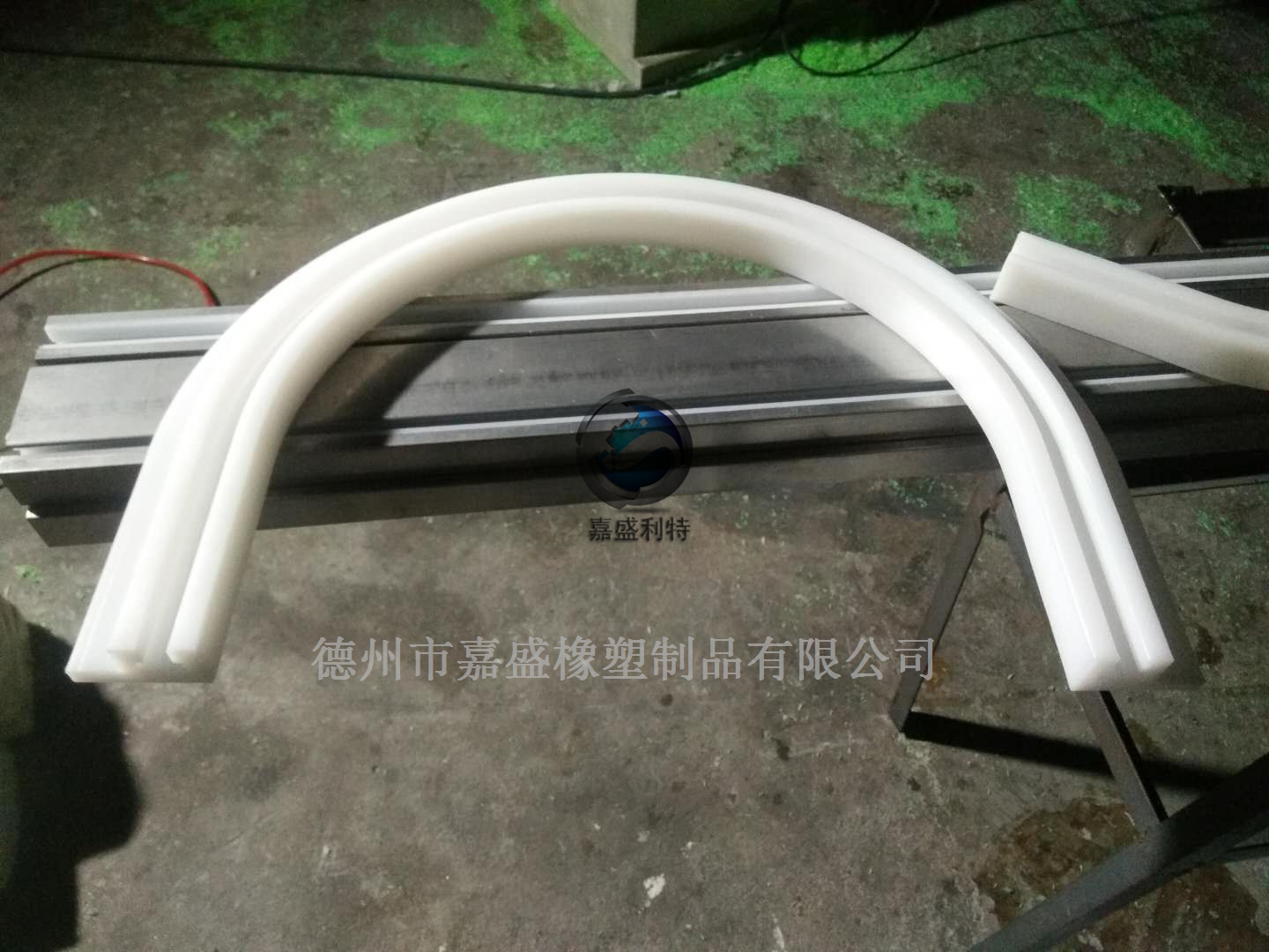 C型燕尾槽彎座 高分子聚乙烯彎軌 兀導(dǎo)側(cè)彎鏈彎導(dǎo)軌