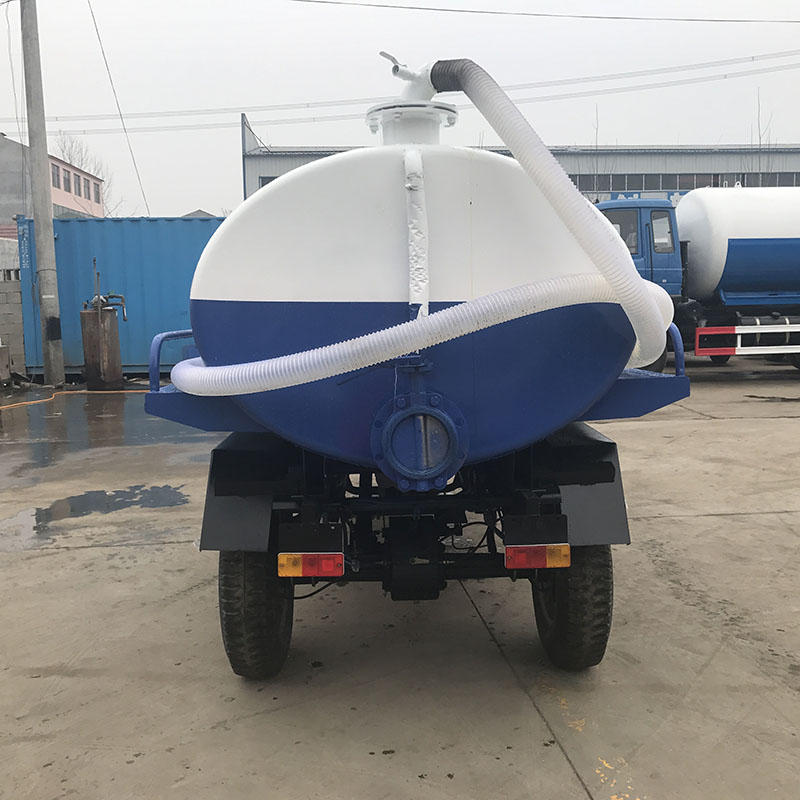小型吸糞車生產(chǎn)廠家熱銷出售農(nóng)用三輪吸糞車