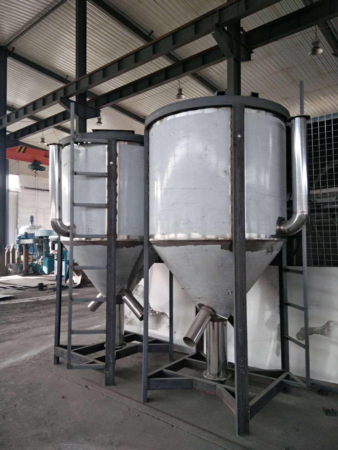 大型塑料顆粒立式攪拌機(jī)