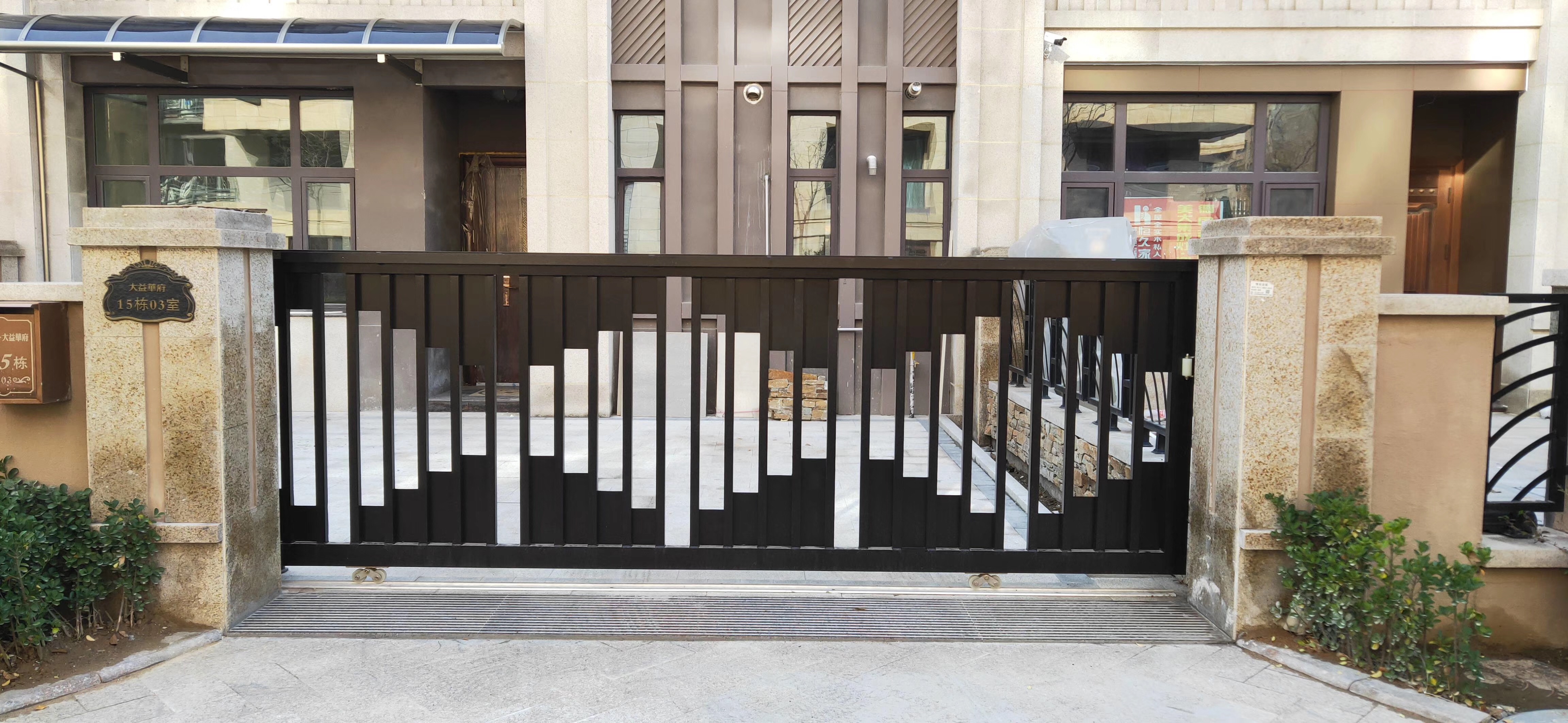 山東臨朐別墅大門|鋁藝大門|優(yōu)質(zhì)庭院大門私人定制 廠家價格直銷