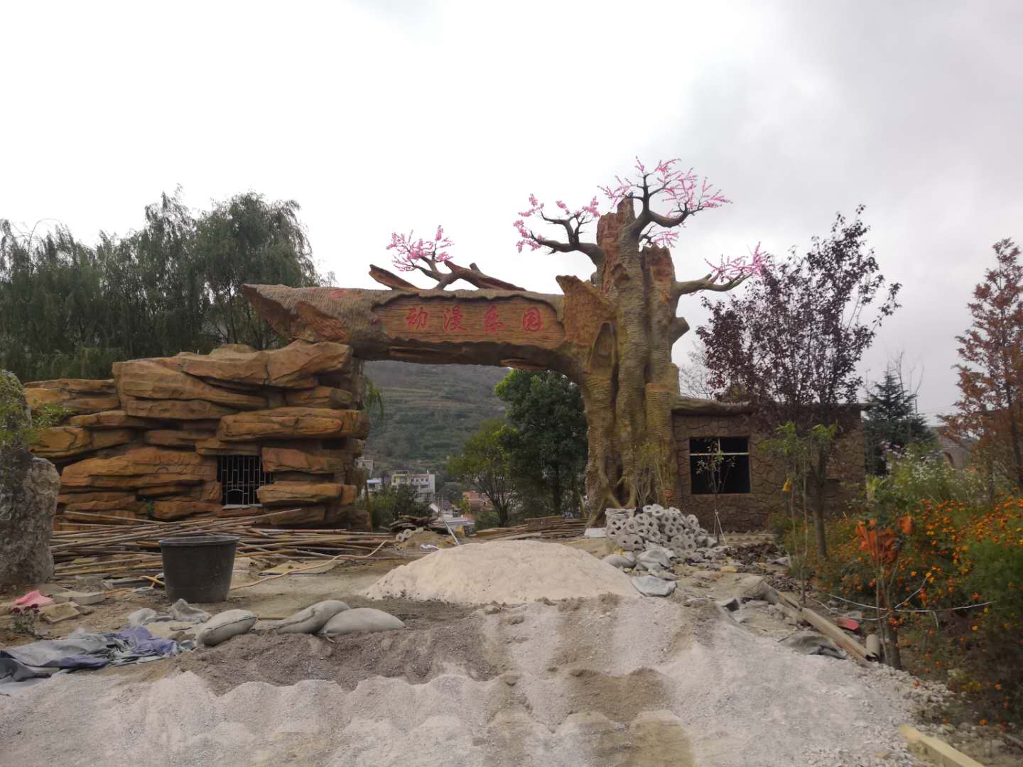 優(yōu)質(zhì)假山雕塑批發(fā)商 假山雕塑廠家直銷 四川供應(yīng)假山雕塑