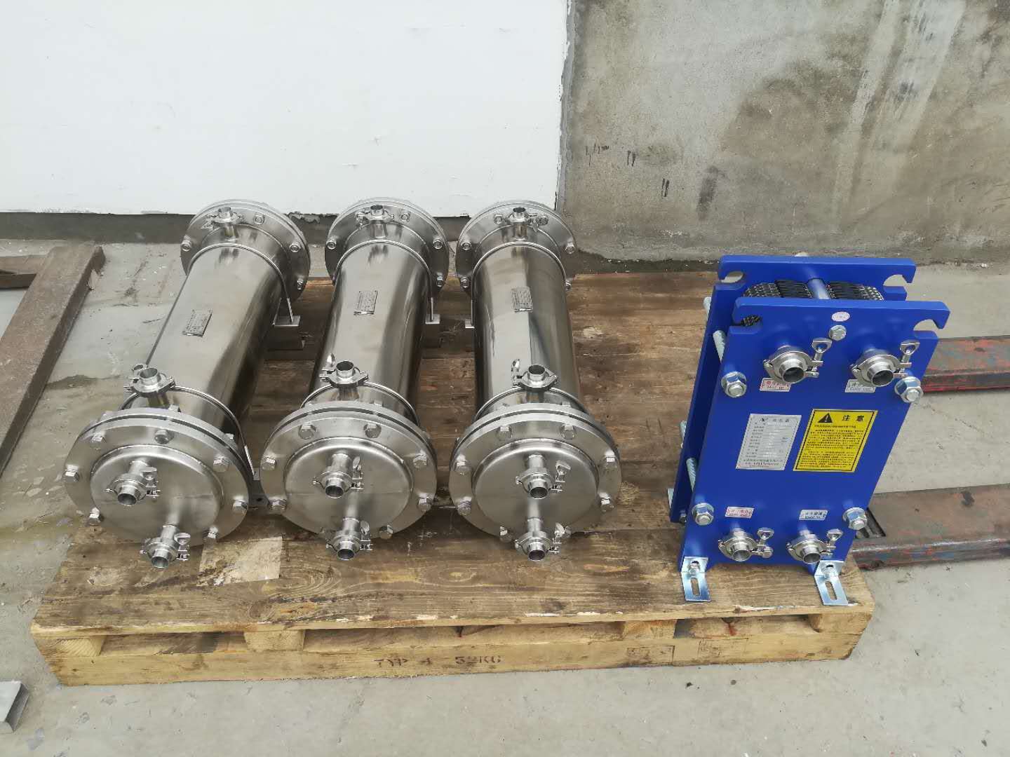 上海列管式換熱器廠家，批發(fā)，質(zhì)量保障  不銹鋼列管式換熱器