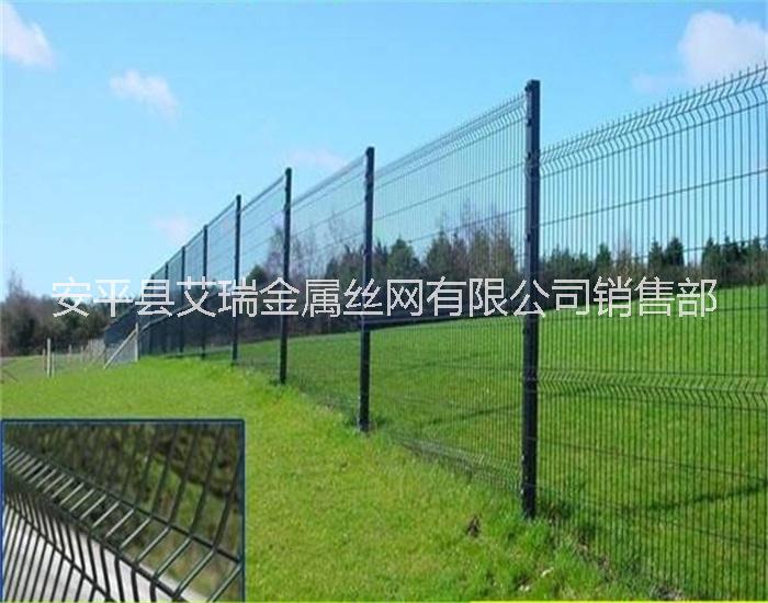 供應(yīng)公路綠化護欄、小區(qū)綠化圍欄、園區(qū)鐵絲綠化護欄網(wǎng)