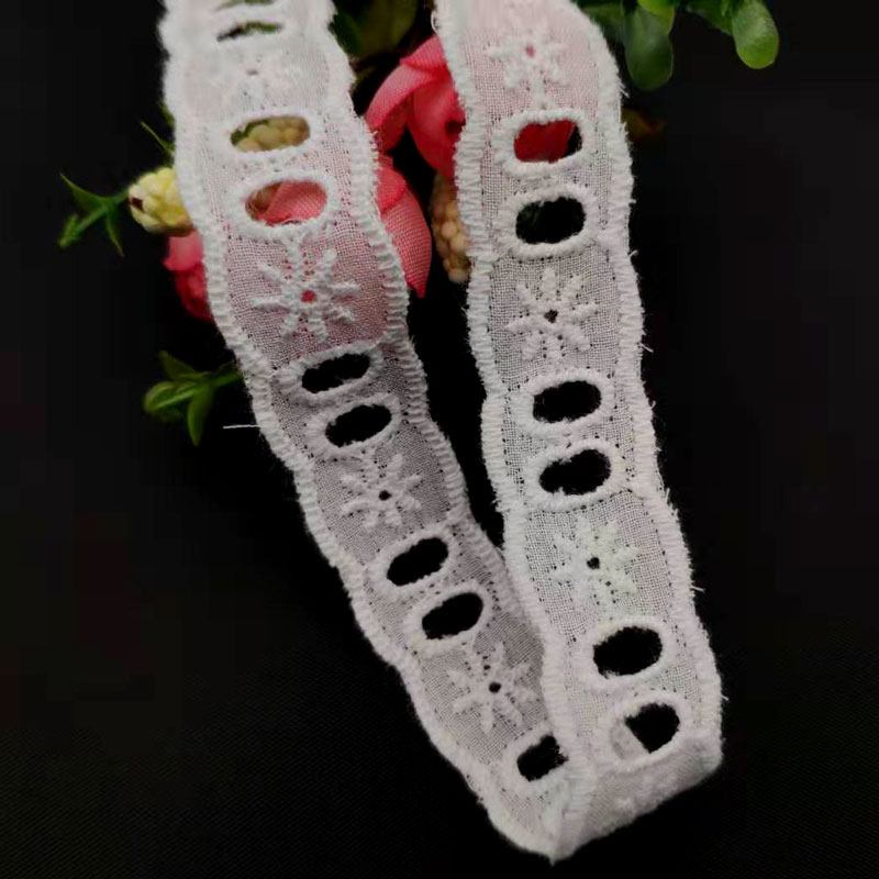 棉布刺繡花邊 廠家現(xiàn)貨供應(yīng)全棉刺繡花邊 鏤空打孔刺繡花邊 2CM棉布刺繡花邊