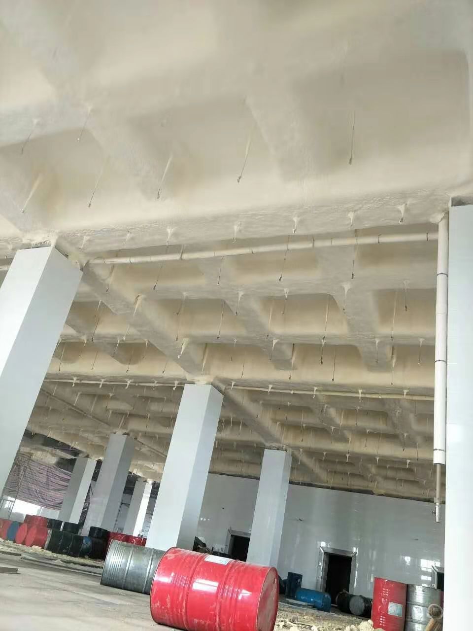 廠家*聚氨酯噴涂保溫現(xiàn)場施工 保溫隔熱 防腐防潮