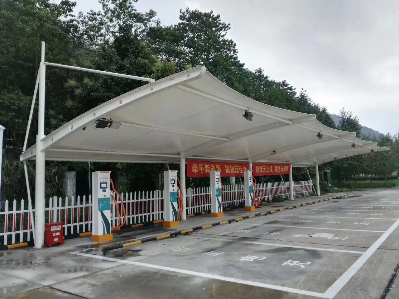 溫州膜結(jié)構(gòu)停車棚遮陽棚