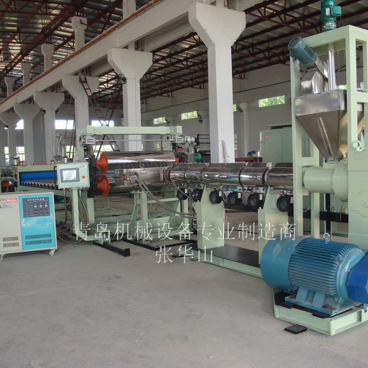 PE不沾土車廂滑板設(shè)備 pe車廂底板生產(chǎn)線 板材設(shè)備廠家