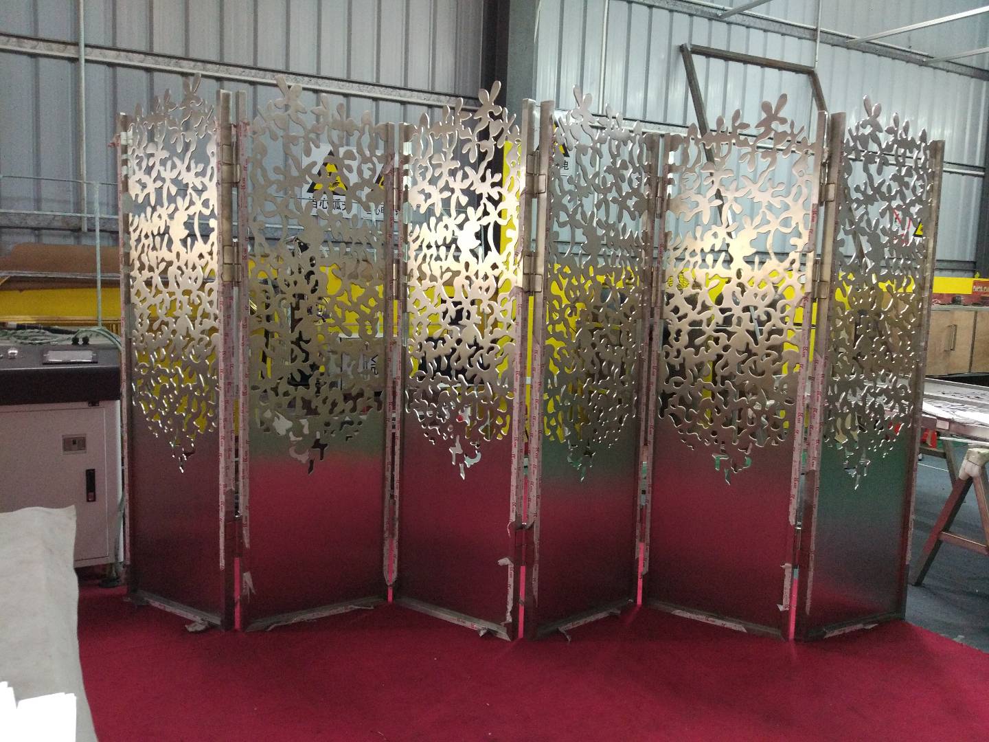 不銹鋼屏風(fēng)現(xiàn)代設(shè)計(jì)