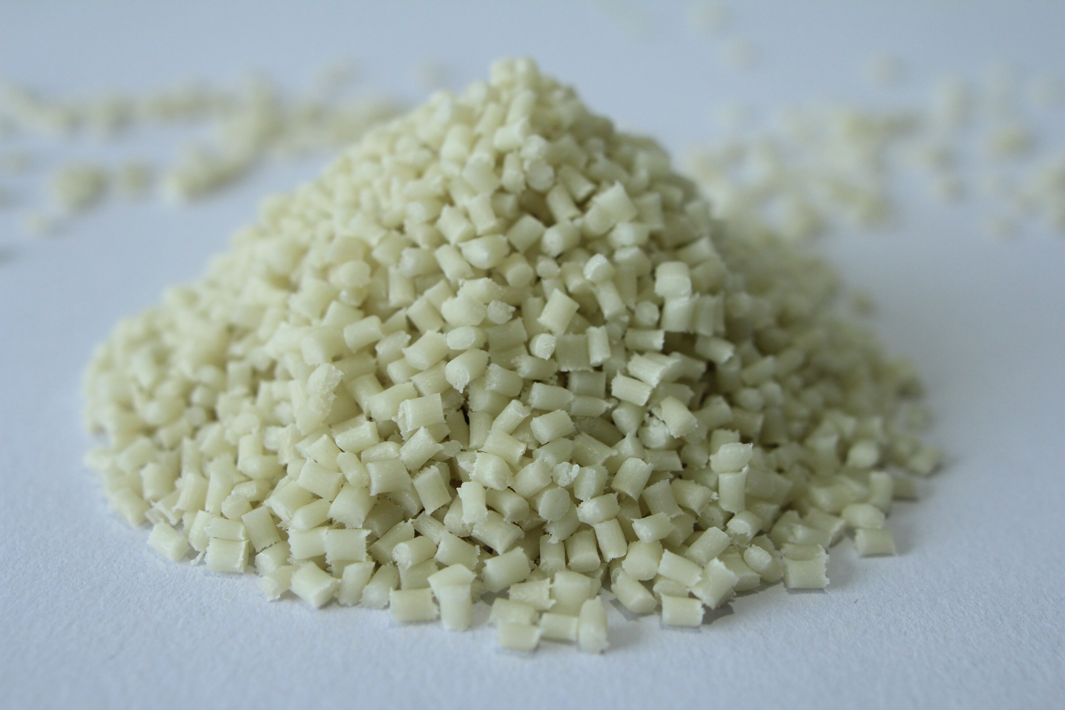 中新華美尼龍加玻纖改性尼龍廠家 玻纖增強(qiáng)尼龍定制