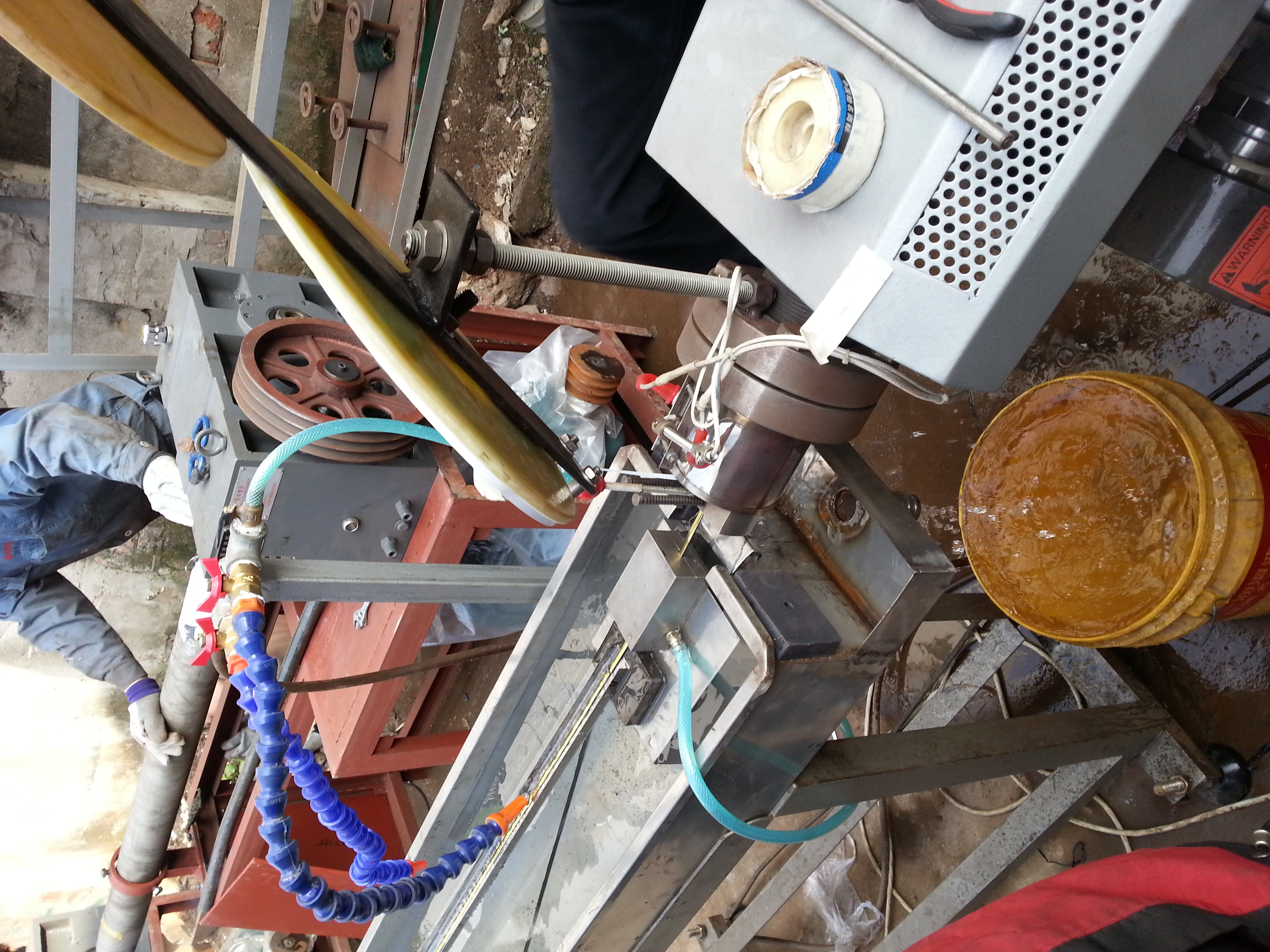 金銀包邊膠條擠出機(jī) PVC金銀包邊膠條擠出機(jī)