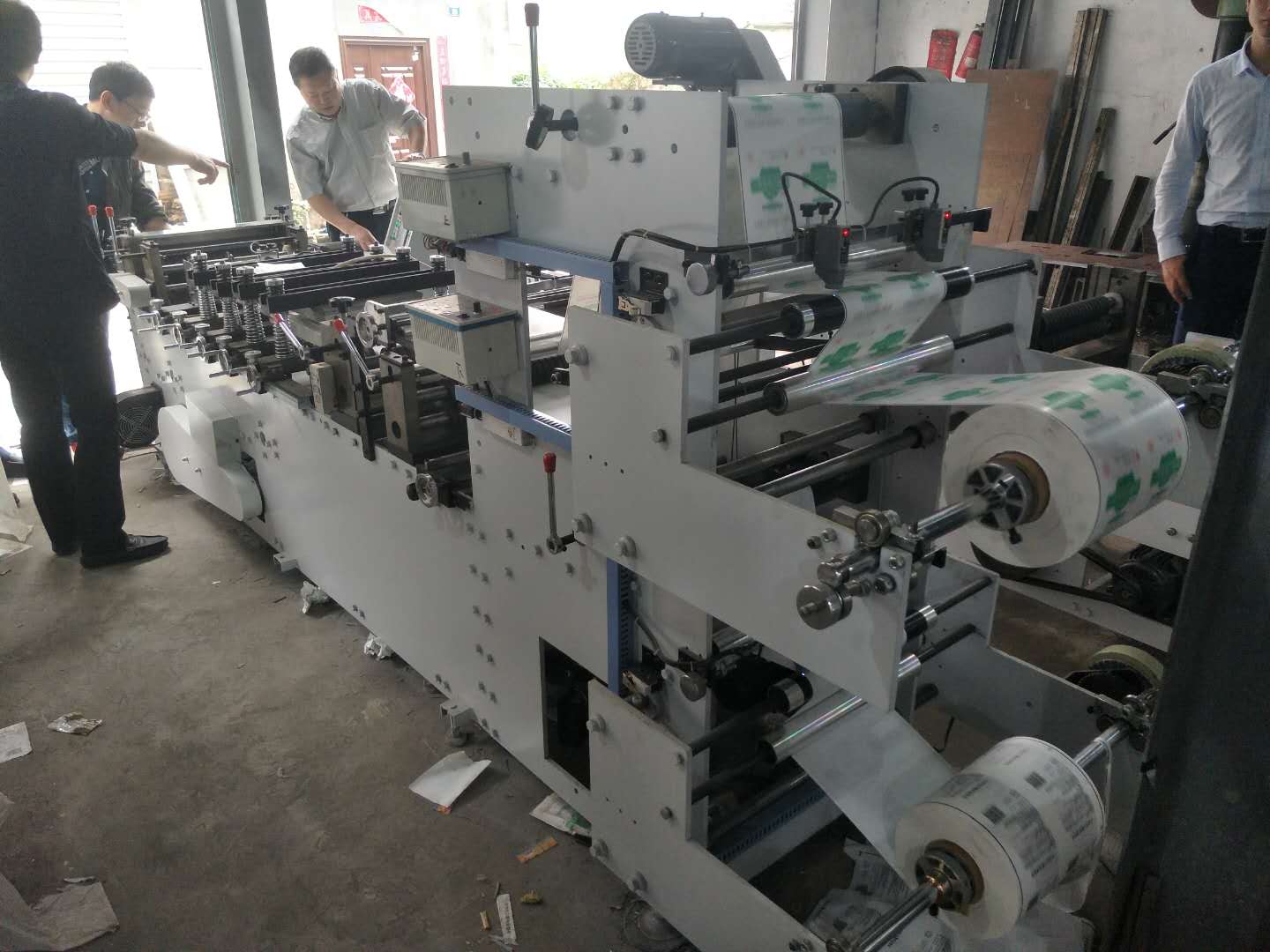 雙面跟蹤醫(yī)用紙塑制袋機(jī) 跟蹤醫(yī)用紙塑制袋機(jī)