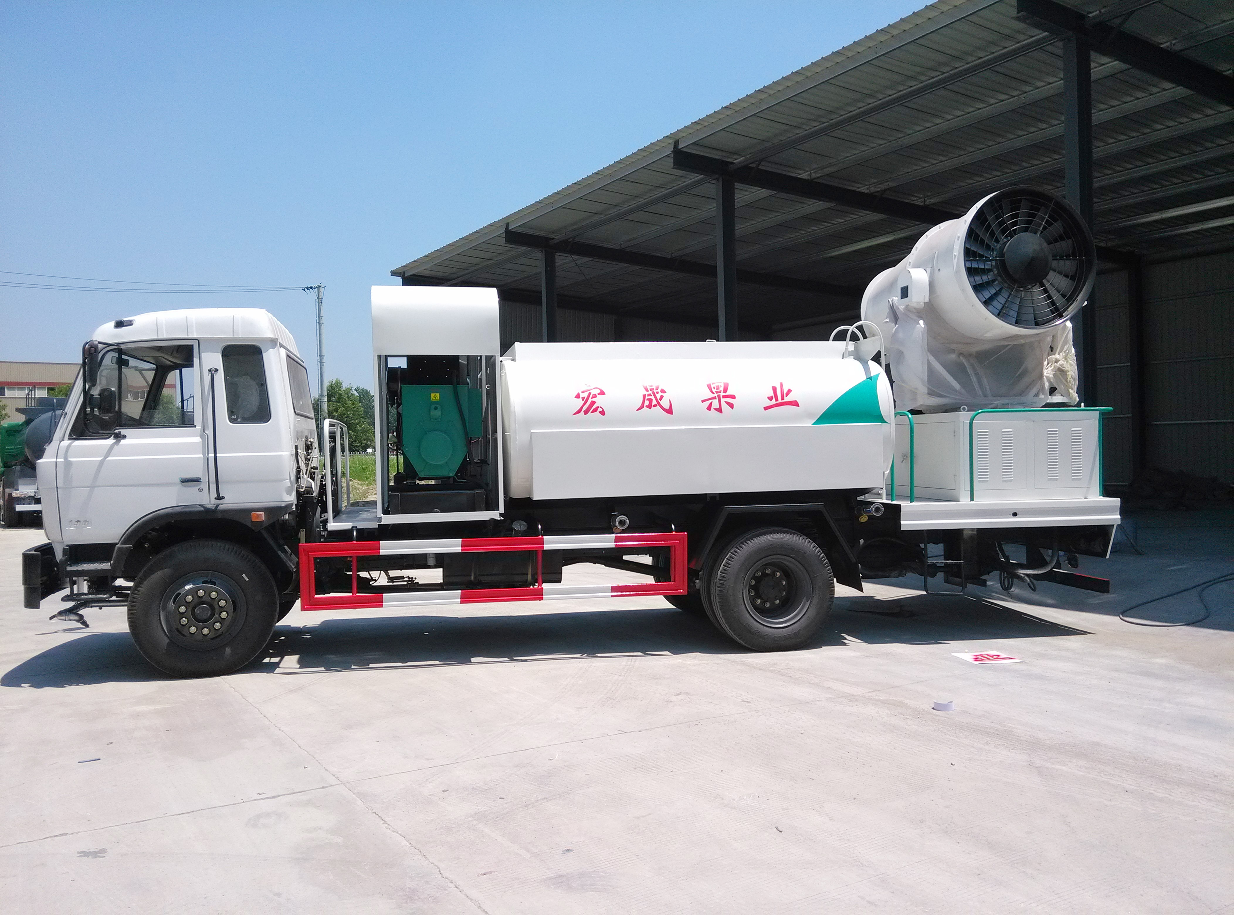 程力多功能噴霧車 30-120米霧炮 3-20方罐體 環(huán)衛(wèi)檢測噴霧 工地降塵噴霧 多功能抑塵車