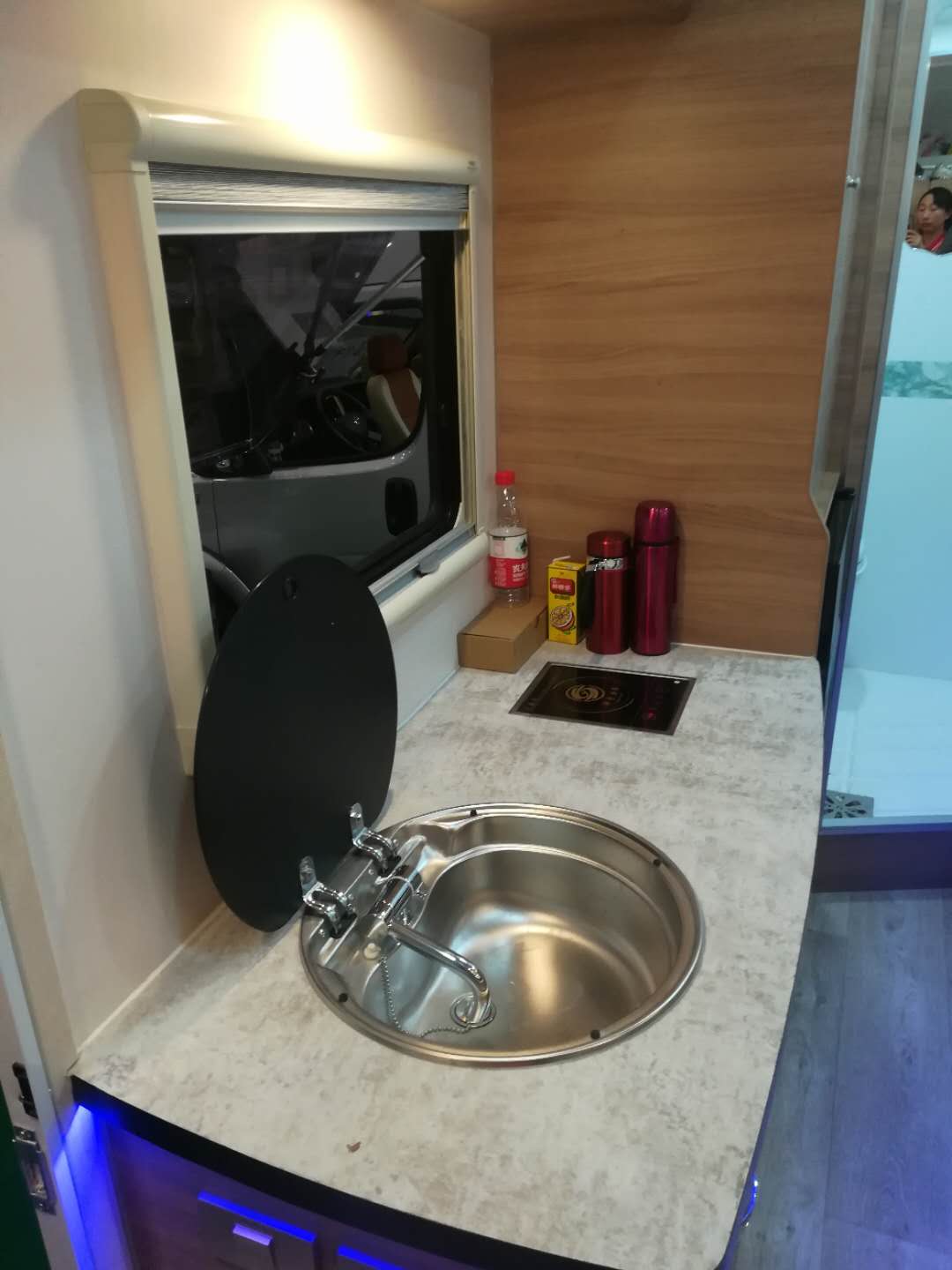 依維柯C房車雙拓展廠家
