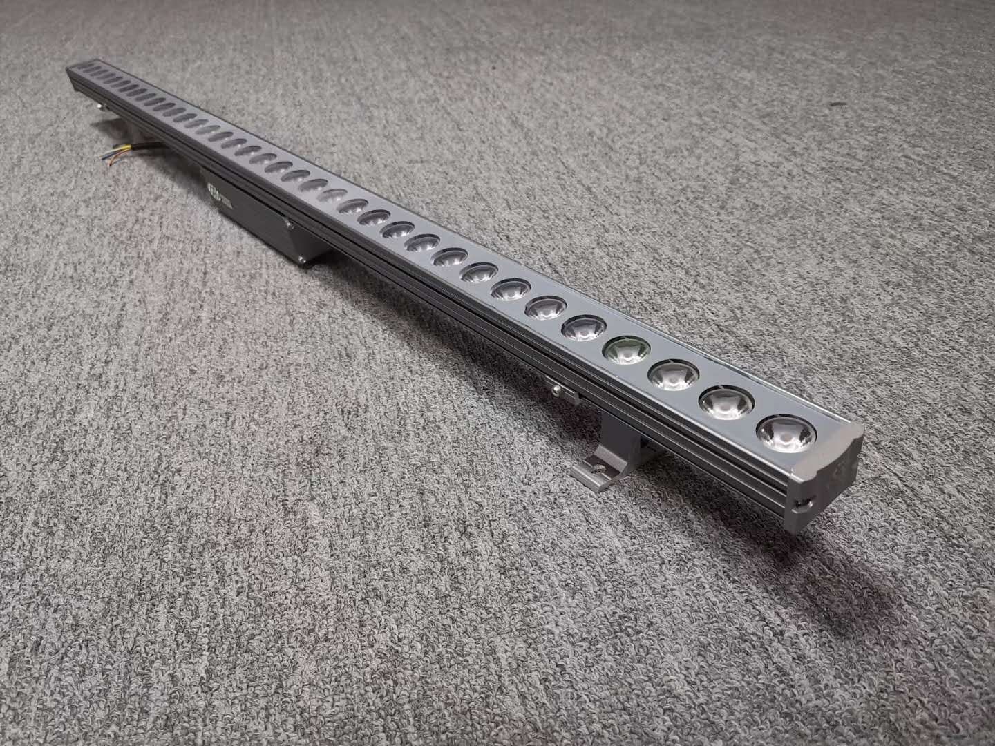 山東臨沂大功率led洗墻燈36W外控512RG提供廠家靈創(chuàng)照明