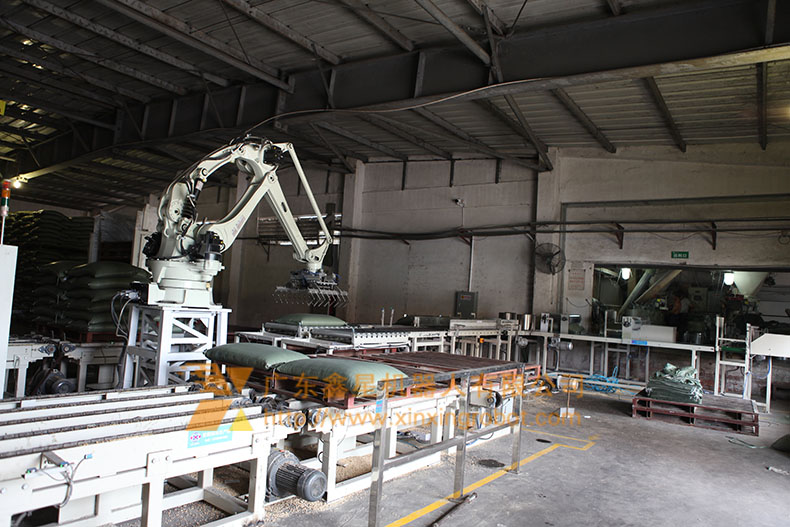 江蘇自動(dòng)碼垛機(jī)，江蘇機(jī)器人生產(chǎn)線，搬運(yùn)型機(jī)器人廠家