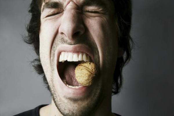 美牙時，哪些舉動會傷害牙齒？ 齒哈尼美牙貼-牙貼面