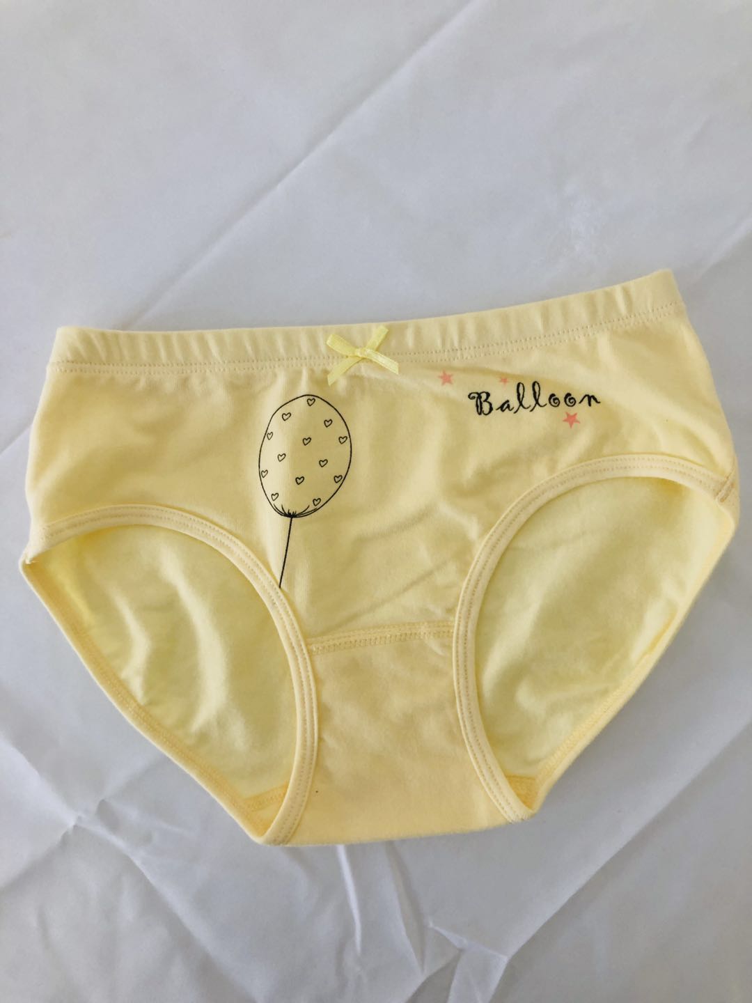 兒童三角內(nèi)褲可愛(ài)圖案廠家直銷