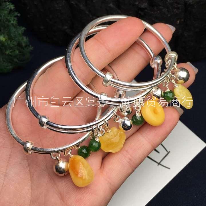 各種天然琥珀蜜蠟飾品 血珀凈水立各種天然琥珀蜜蠟飾品 血珀凈水立體血珀吊墜 一件代發(fā)批發(fā)供貨