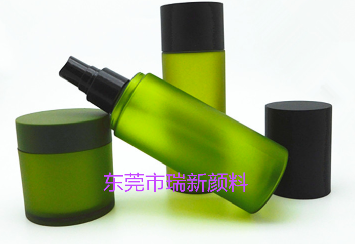 PET磨砂霧面母粒 不起麻紋黑點(diǎn) 效果均勻 PE T吹瓶磨砂霧面母粒