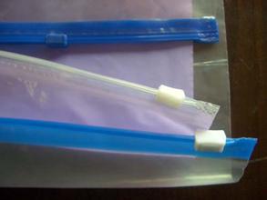 PVC簿膜拉鏈自封袋多功能制袋機(jī)  簿膜拉鏈自封袋多功能制袋機(jī)