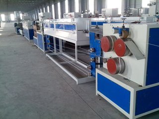 高速*PET打包帶生產(chǎn)線  *PET打包帶生產(chǎn)線