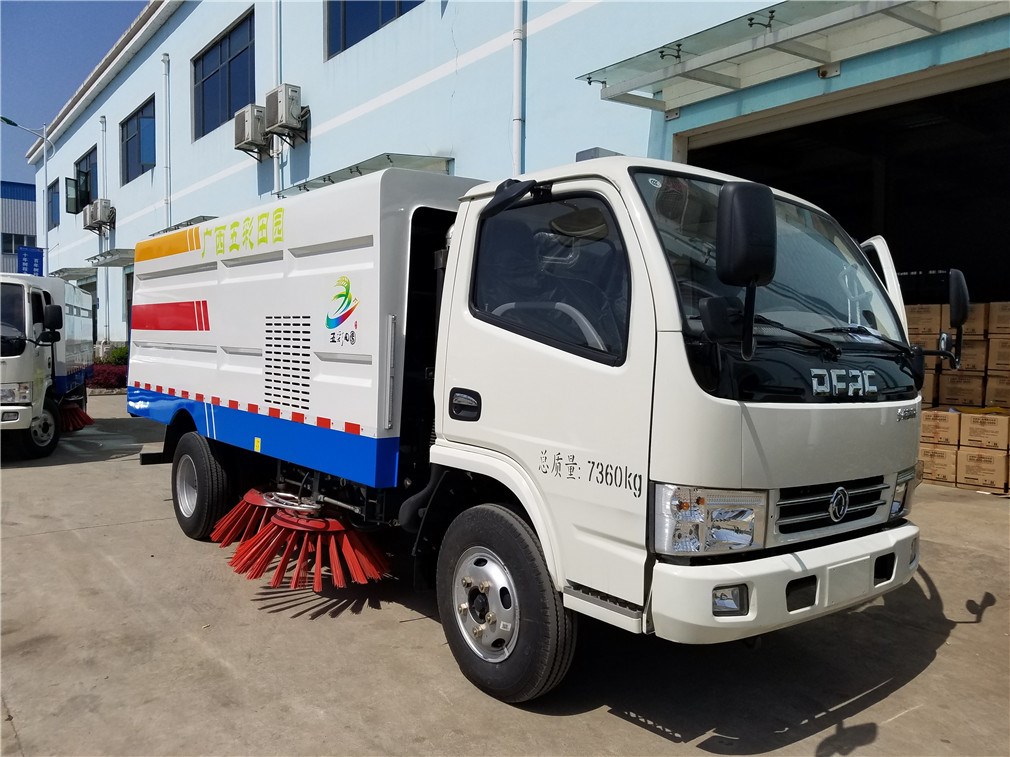 東風小多利卡掃路車 掃路車廠家 掃路車供應價