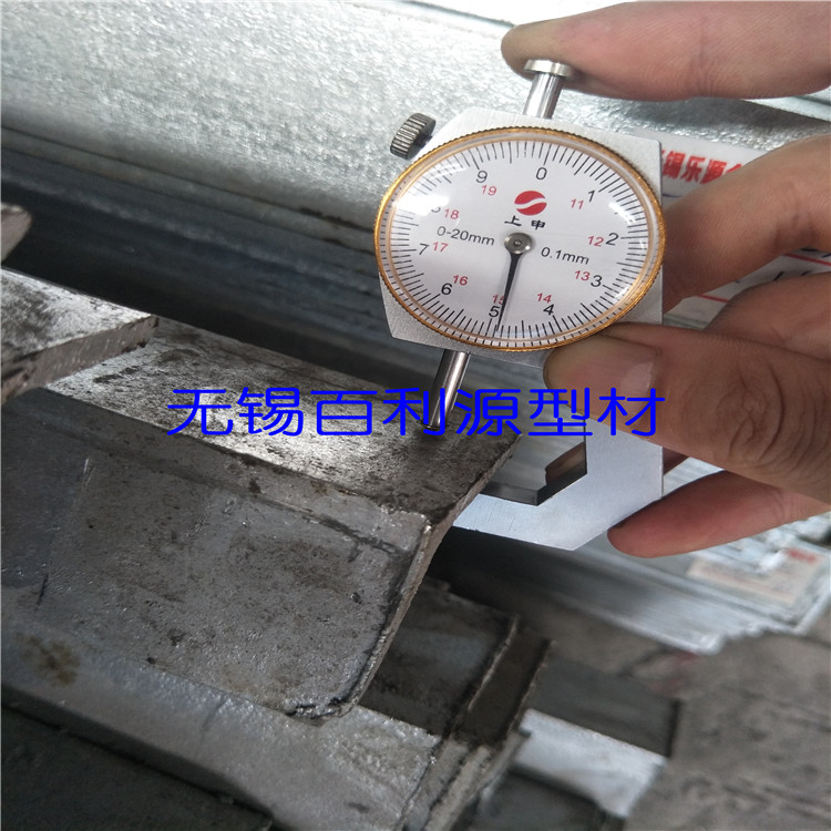 碳鋼等邊角鋼 Q235碳鋼等邊角鋼  供應(yīng)萊鋼熱鍍鋅角鋼 幕墻鍍鋅角鋼  熱鍍鋅角鋼現(xiàn)貨