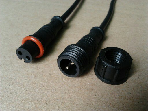 供應珠三角PVC黑色插頭料ROHS環(huán)保 45P 55P 高光澤