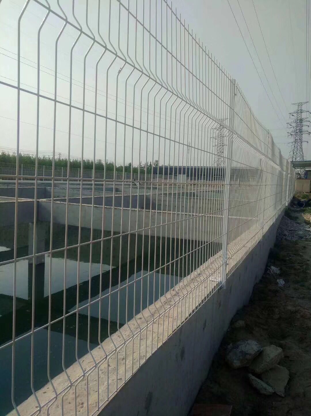 供應(yīng)山坡護(hù)欄網(wǎng)/工地護(hù)欄圍網(wǎng)