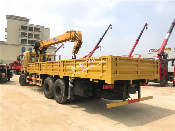 供應東風后八輪徐工12噸隨車吊 東風后八輪徐工12噸隨車吊廠家