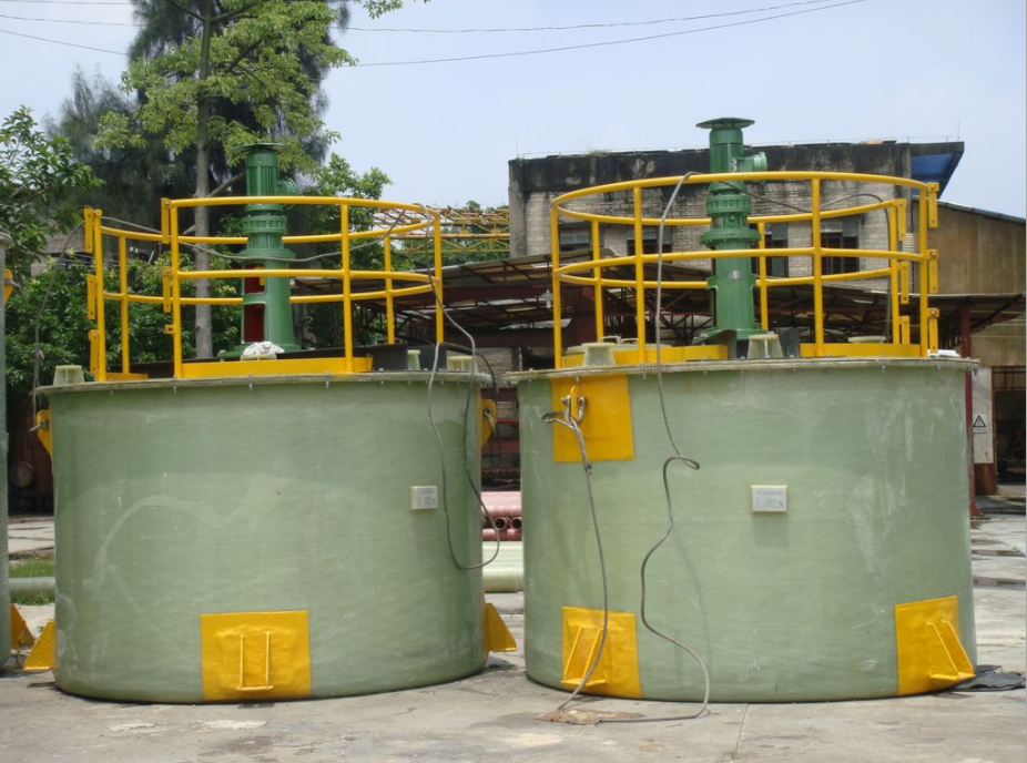 環(huán)保設(shè)備玻璃鋼化工儲(chǔ)罐