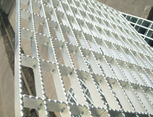 平臺走道防滑鋼格板A河北防滑鋼格板A 機(jī)場平臺走道防滑鋼格板