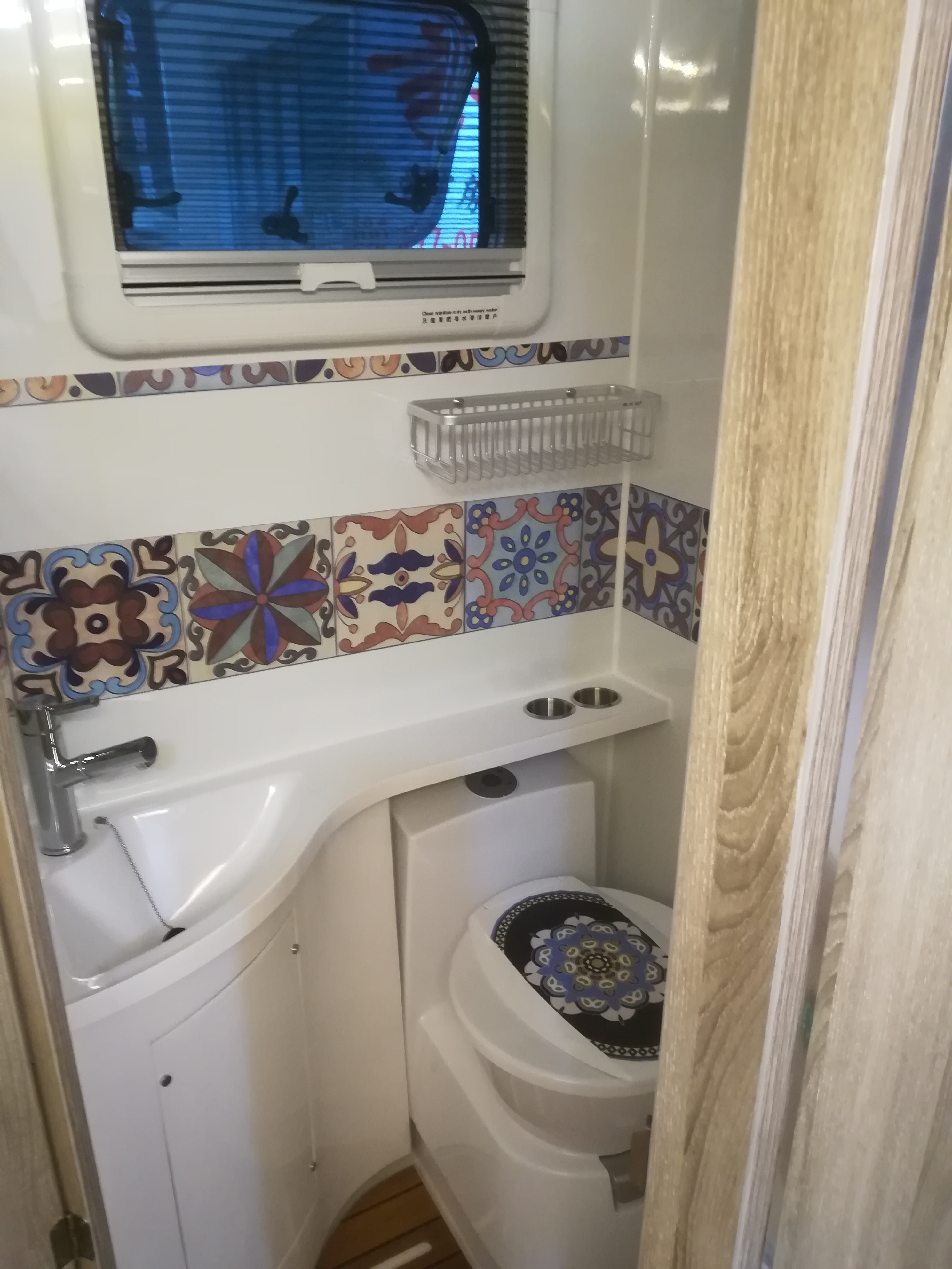 新款依維柯威爾特芬C房車