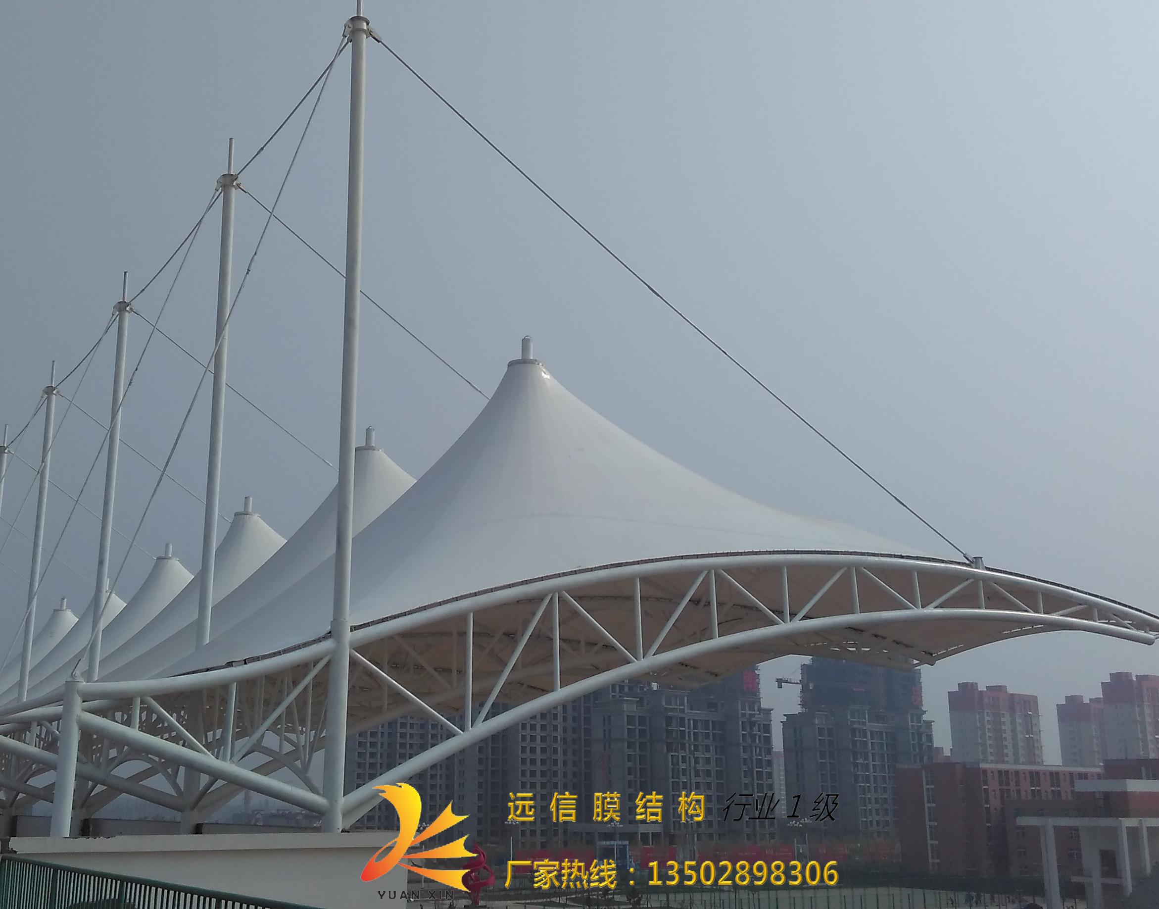 廠家定做抗臺(tái)風(fēng)工字鋼*臺(tái)膜結(jié)構(gòu)遮陽棚 膜結(jié)構(gòu)看臺(tái)、球場膜結(jié)構(gòu)