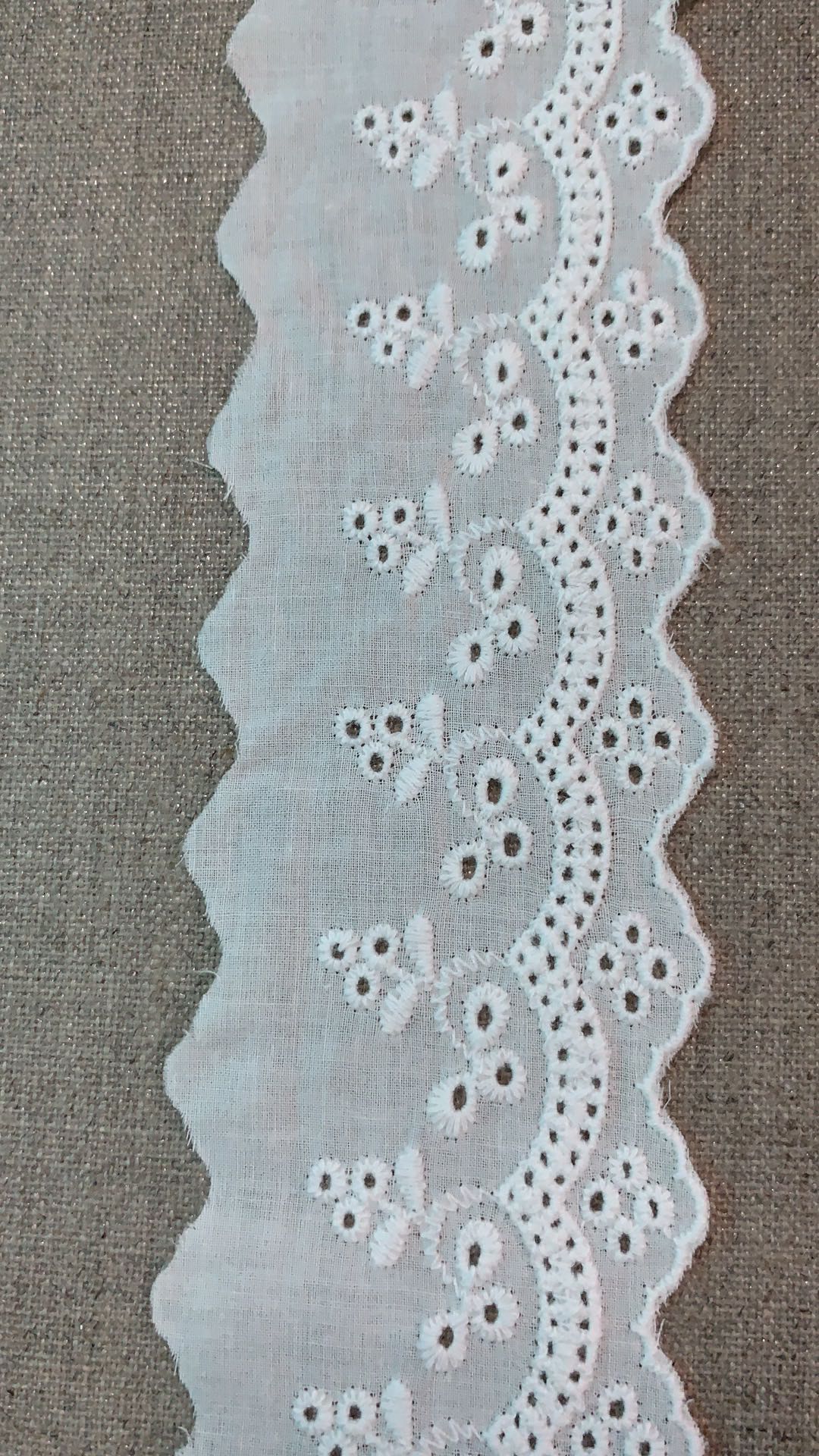 棉刺繡花邊棉布花邊打孔繡花條碼輔料棉布鏤空打孔條碼面料   棉布條碼刺繡  棉布雕孔刺繡面料