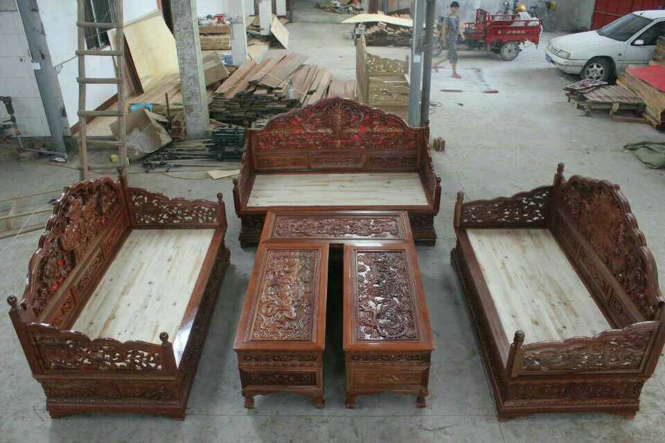 成都藏式沙發(fā)，茶幾，床，佛龕