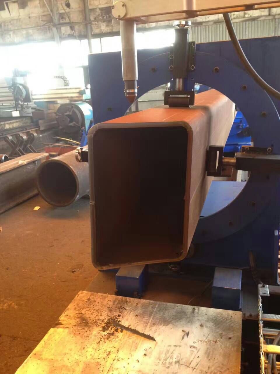 山東方管相貫線切割機  數(shù)控八軸相貫線切割機 方管切割機生產(chǎn)廠家