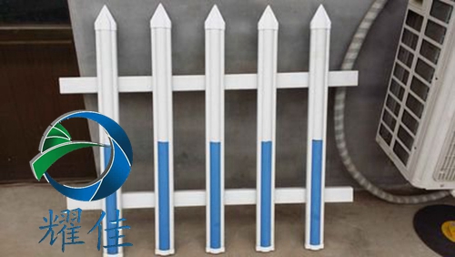 pvc護(hù)欄網(wǎng)塑鋼草坪護(hù)欄現(xiàn)貨-耀佳