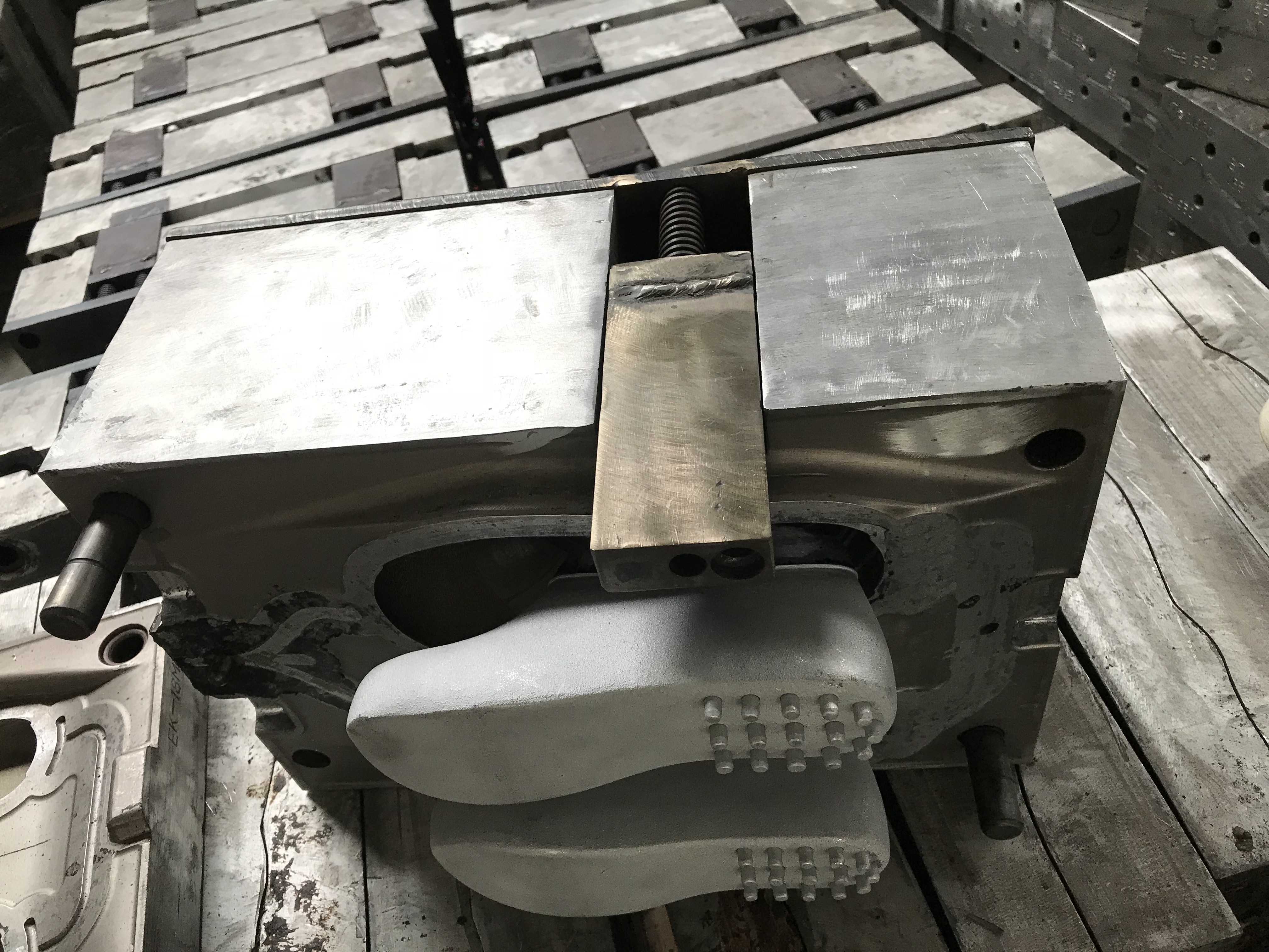 EVA包裝模具 eva產(chǎn)品模具制品廠 *