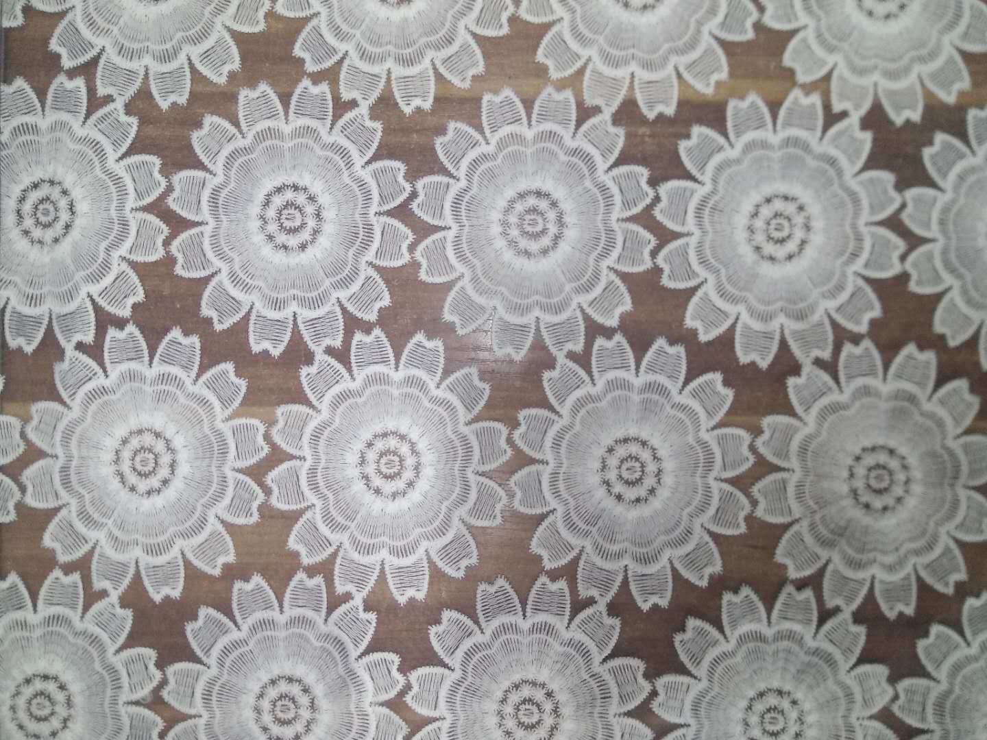 歐根紗牛奶絲網(wǎng)布繡花花邊面料  時(shí)尚刺繡繡花雕孔花邊面料