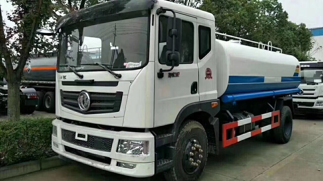 灑水車  東風(fēng)灑水車，東風(fēng)五噸灑水車，8噸灑水車，灑水車廠家，灑水車價(jià)格，灑水車視頻，運(yùn)水車，不銹鋼水車