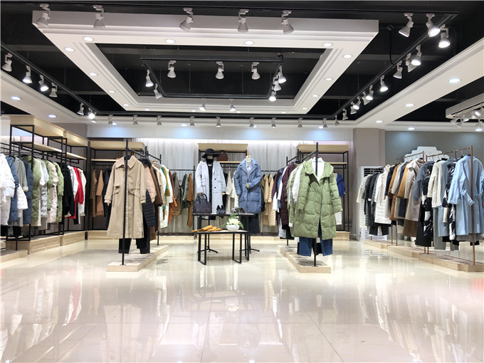 供應(yīng)Cocoyan品牌折扣尾貨女裝哪里有淘寶直播折扣貨源呀