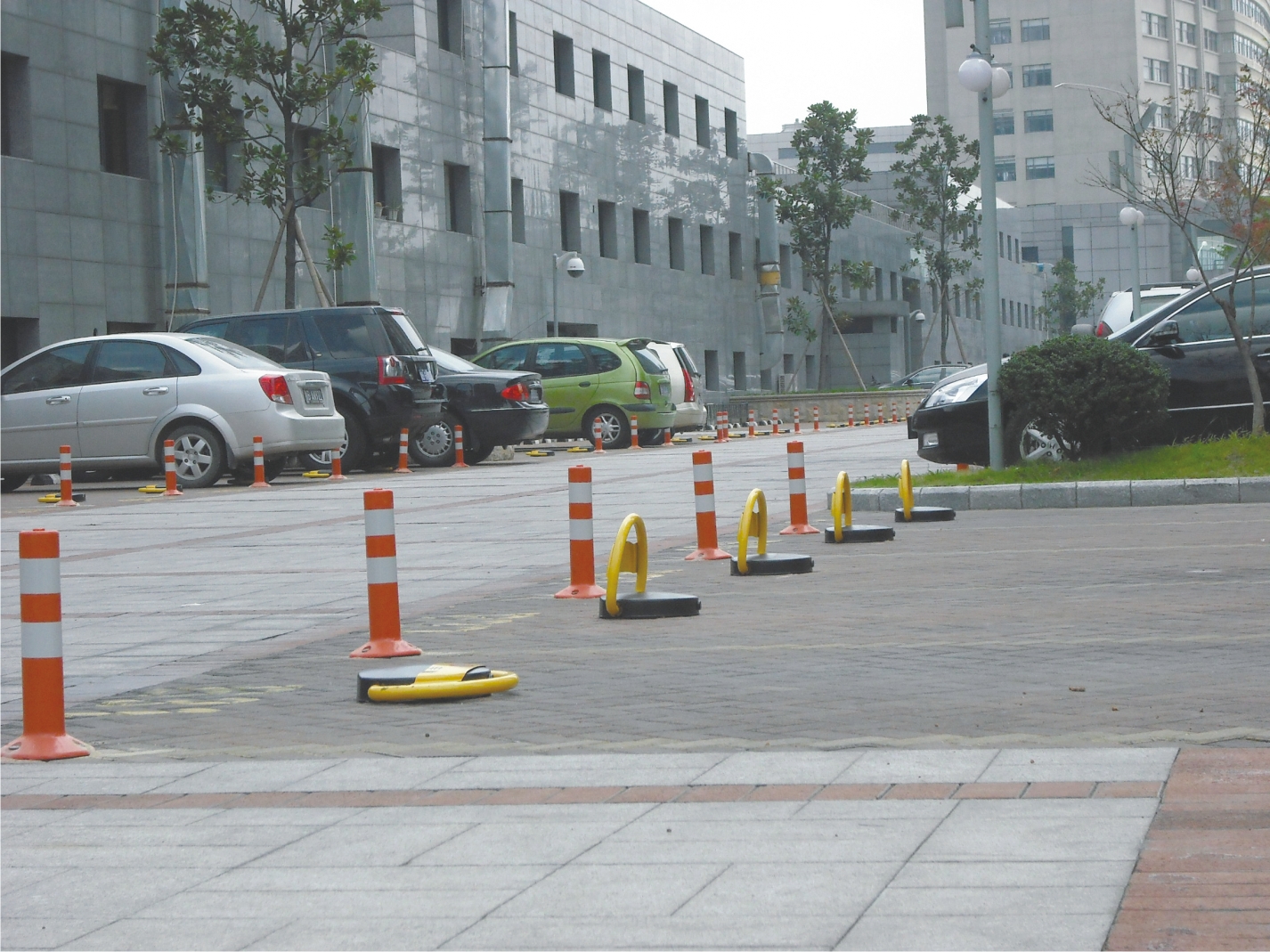 濰坊安防撞防壓防水直流遙控車位鎖 濰坊安邦防撞防壓直流遙控車位鎖
